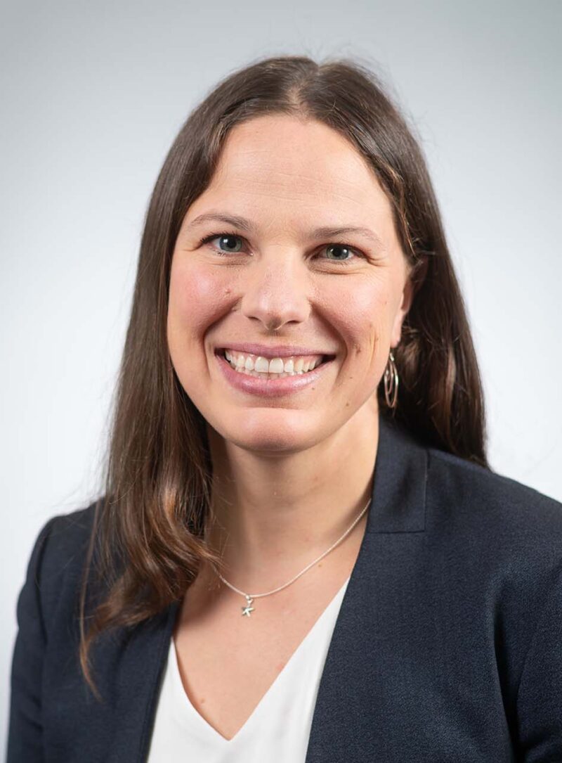 Hannah C Waite headshot