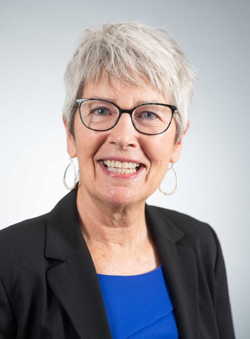 Carolyn J Murray headshot